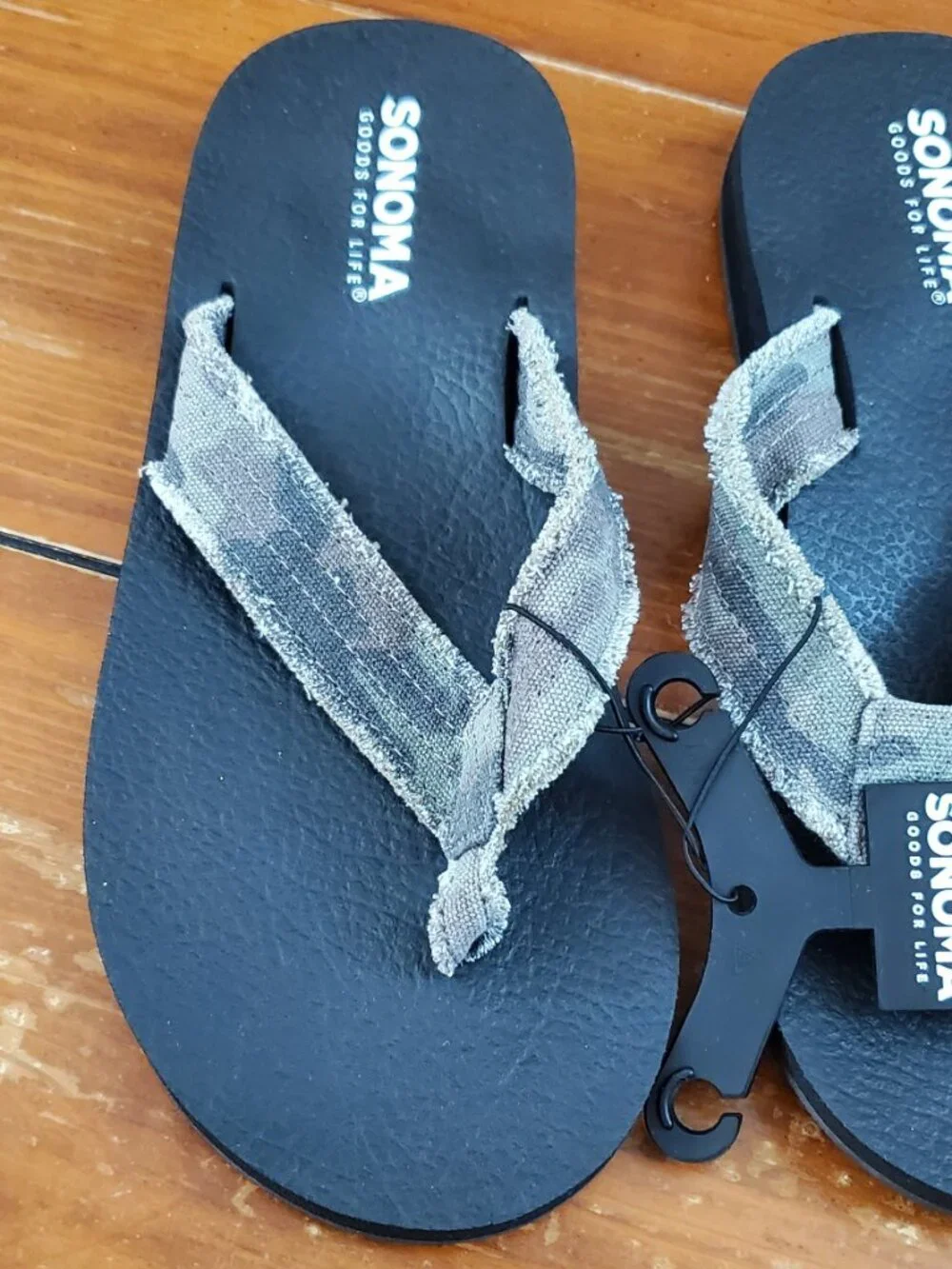 Sonoma Goods For Life Cillian Men's Flip-Flop Sandals Size 10 Camo NWT